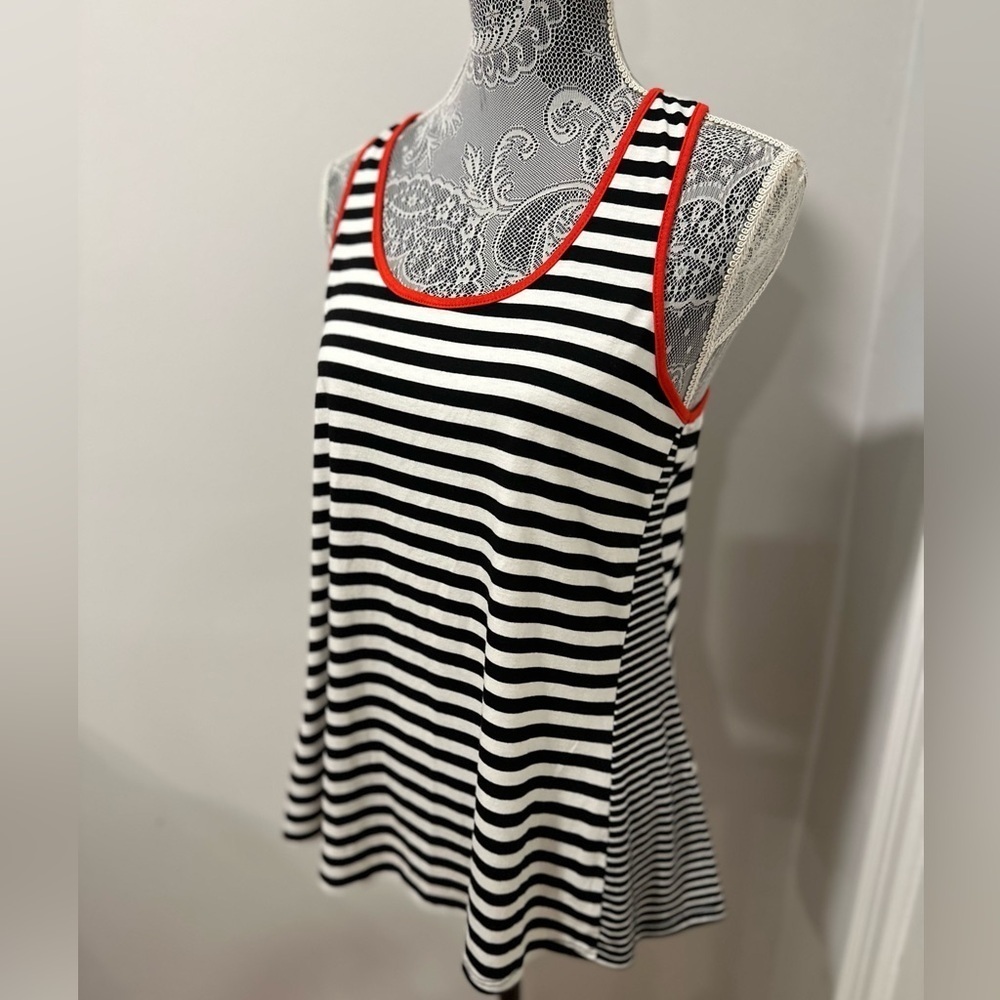 Green Envelope Women’s Sz: M Black & White Striped Tank Top Red contrasting trim